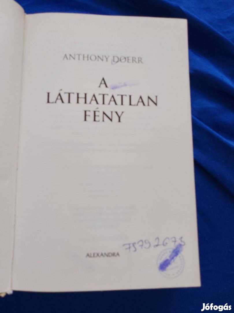 A láthatatlan fény könyv