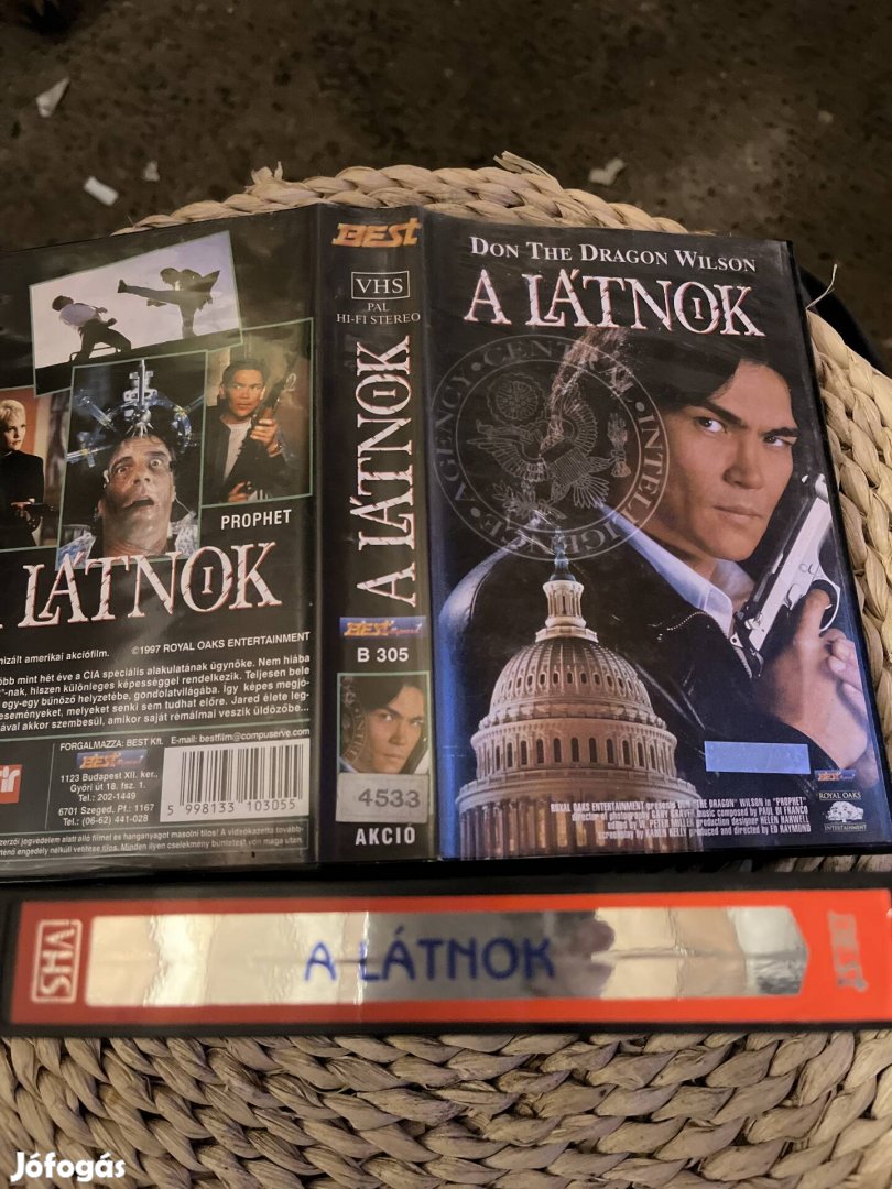 A látnok vhs.   