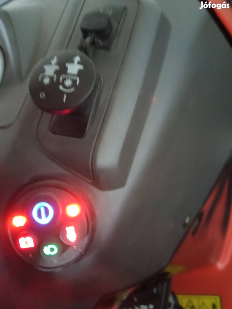 A legnagyobb gyűjtős Husqvarna fűnyíró traktor, fűnyírótraktor