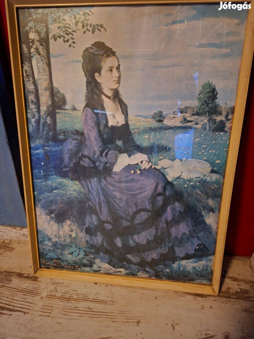 A lila ruhás nő kép