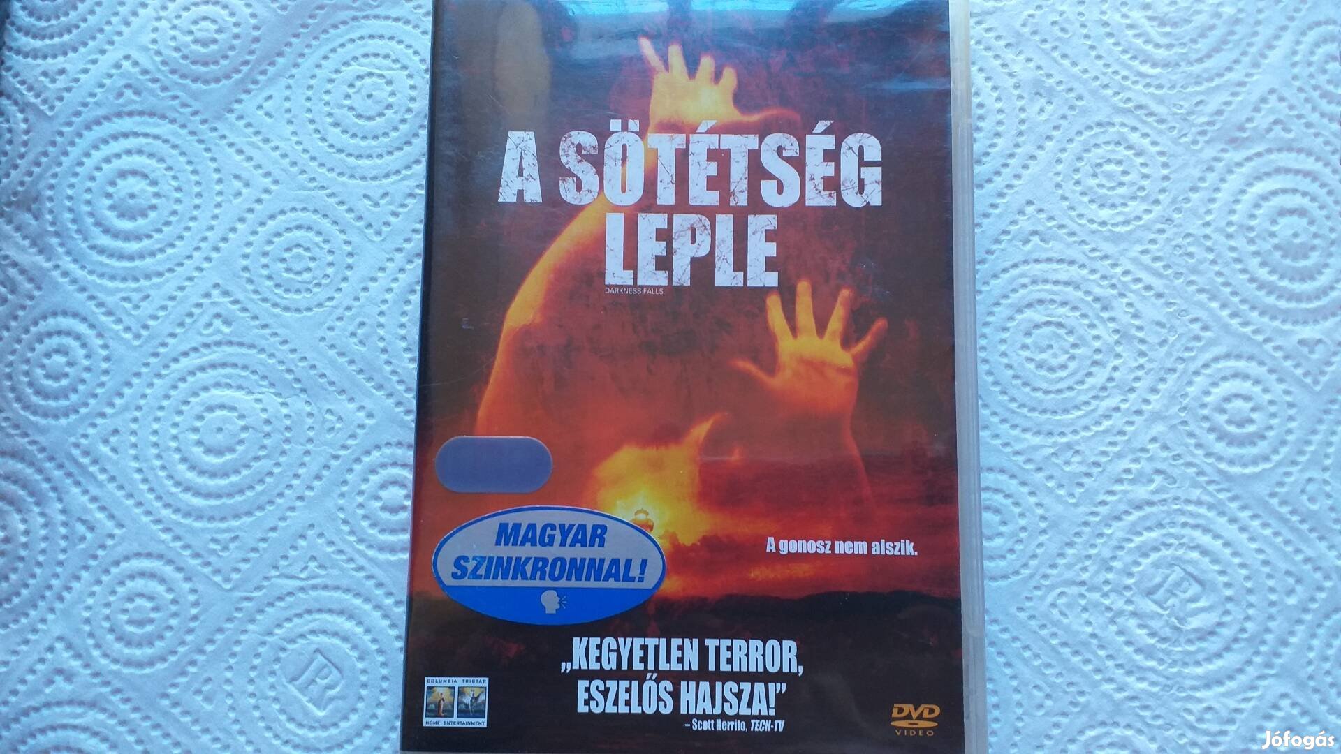 A sötétség leple horror DVD film