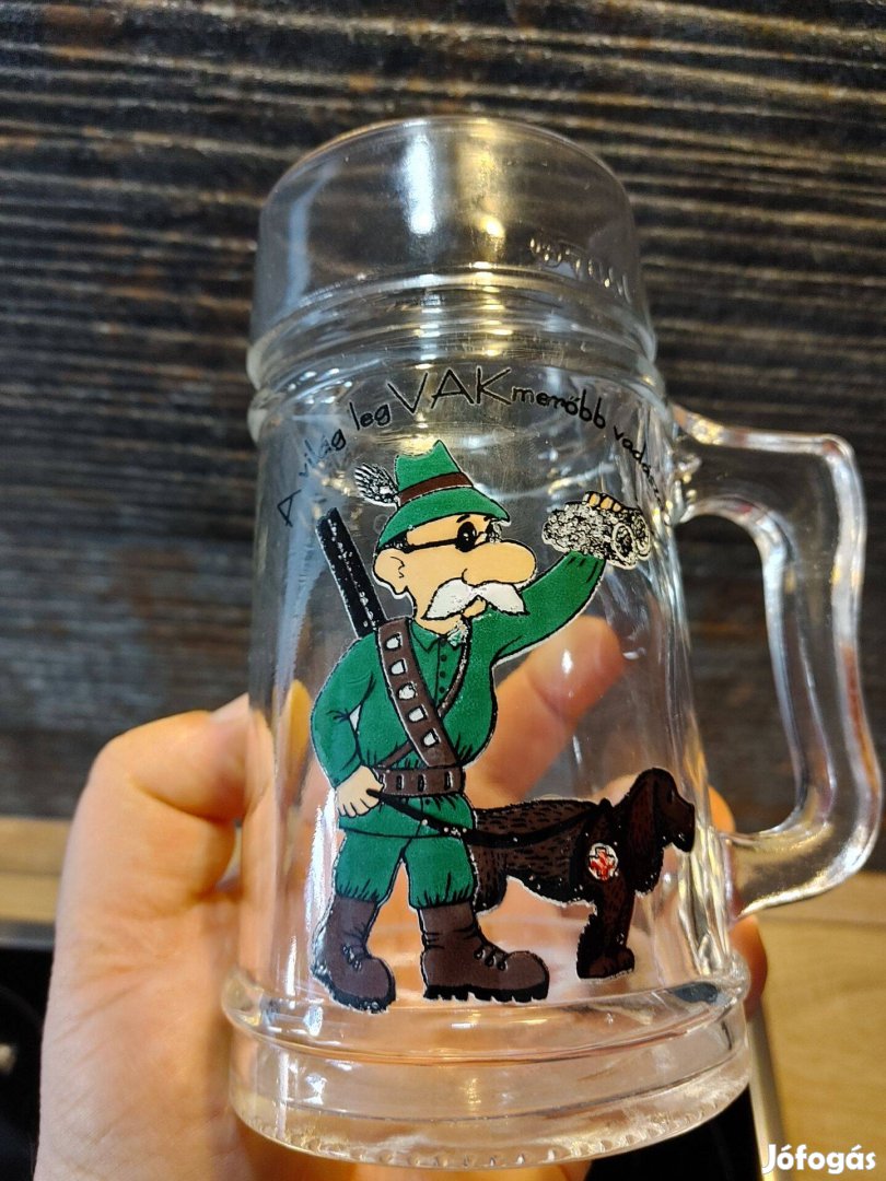 A világ leg Vakmerőbb vadásza! - sörös korsó