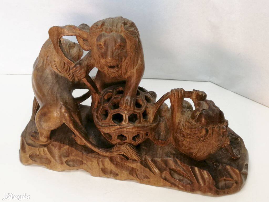 A világon uralkodó oroszlán fivérek áttört sokalakos