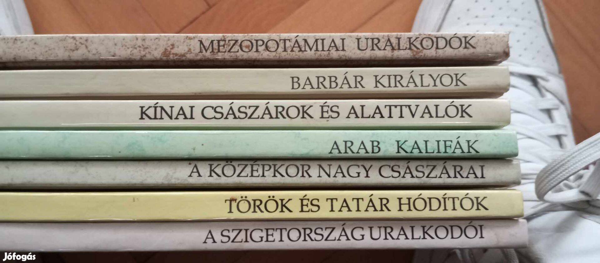 A világtörténelem nagy alakjai sorozat 7 db. könyv