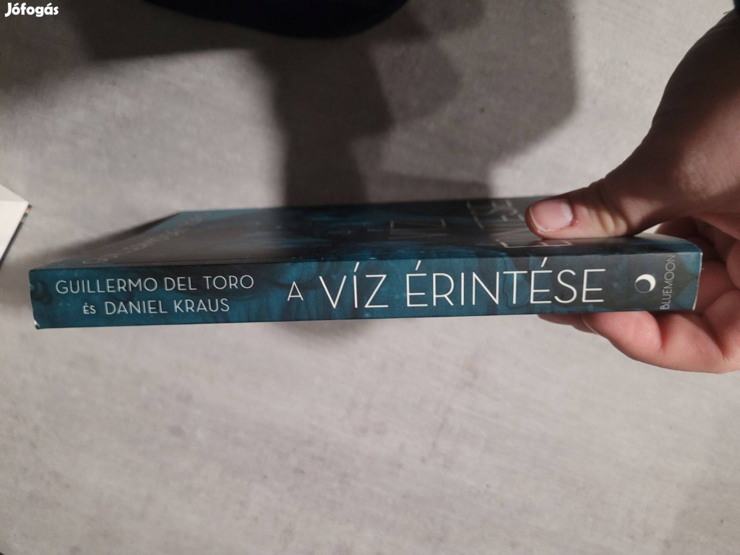 A viz érintése