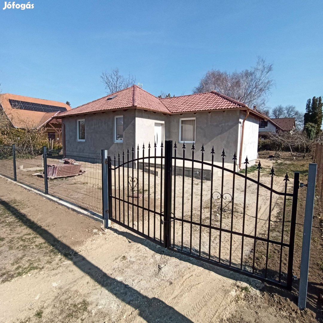 Abádszalókon eladó új építésű nyaraló!