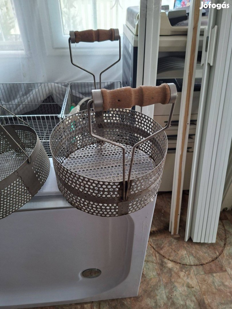 Abáló kosár , hurka , szalonna