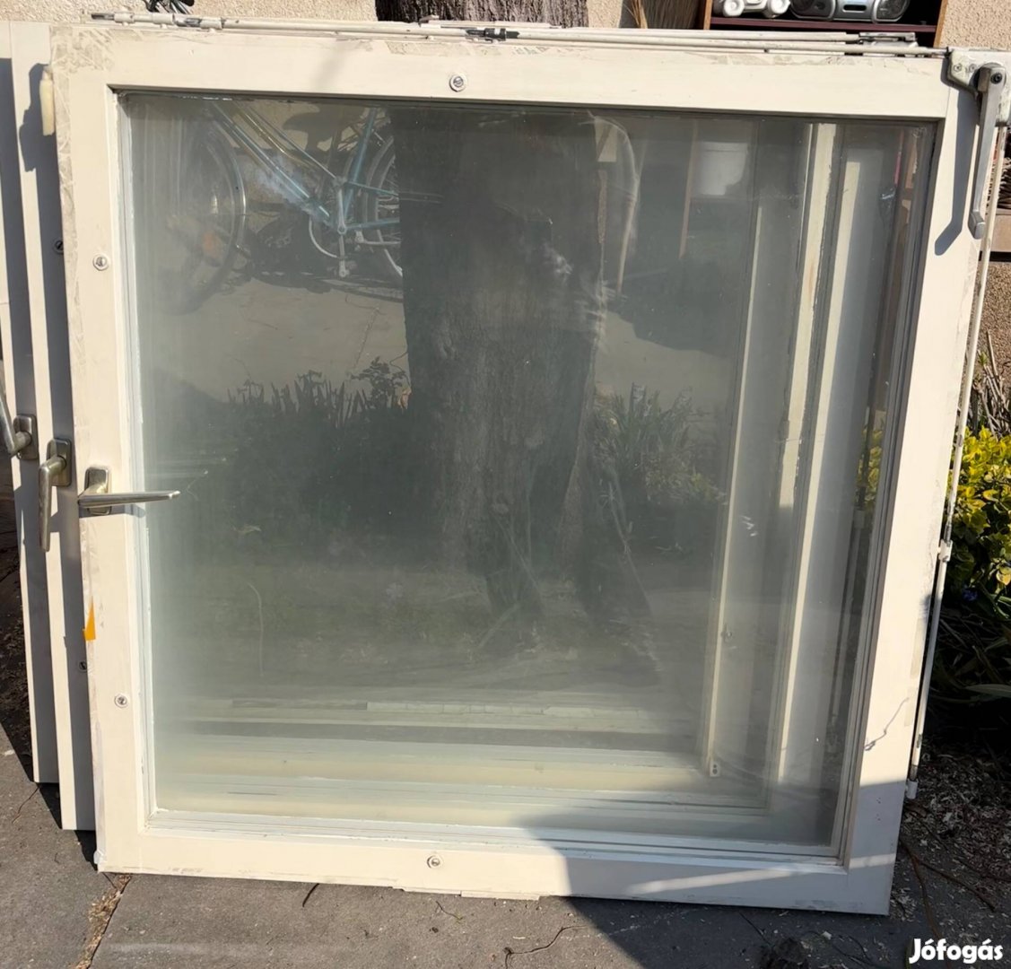 Ablak 110cm X 110cm eladó