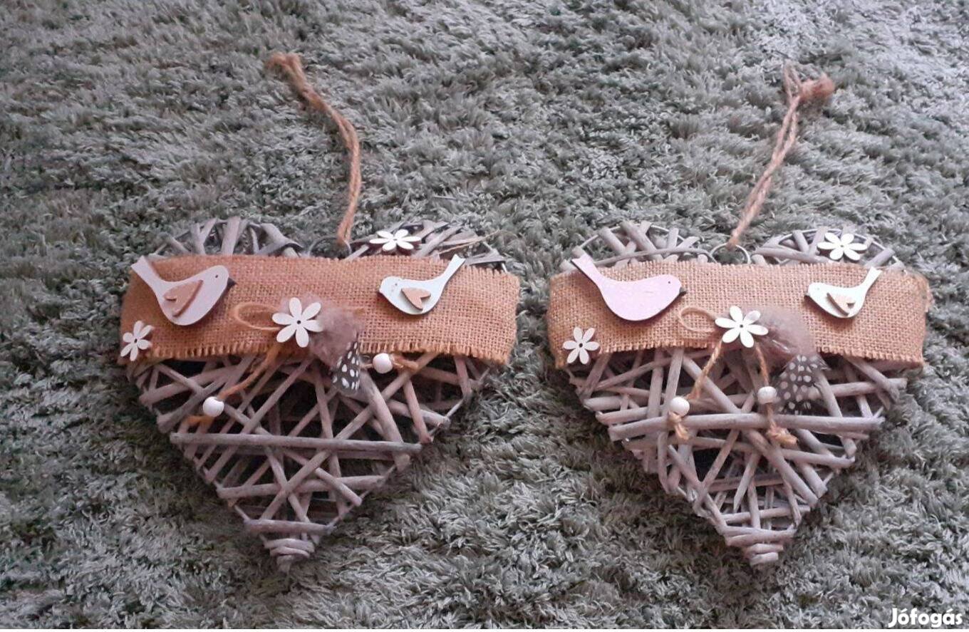 Ablakdísz felalaszrható