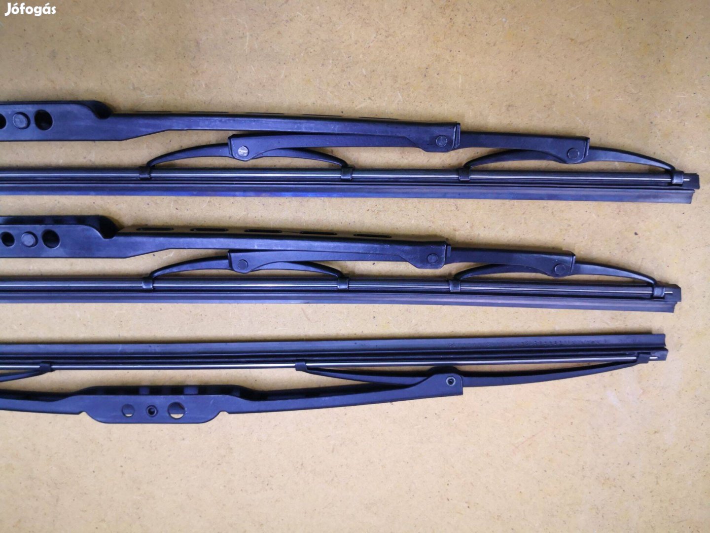 Ablaktörlő lapátok. Új