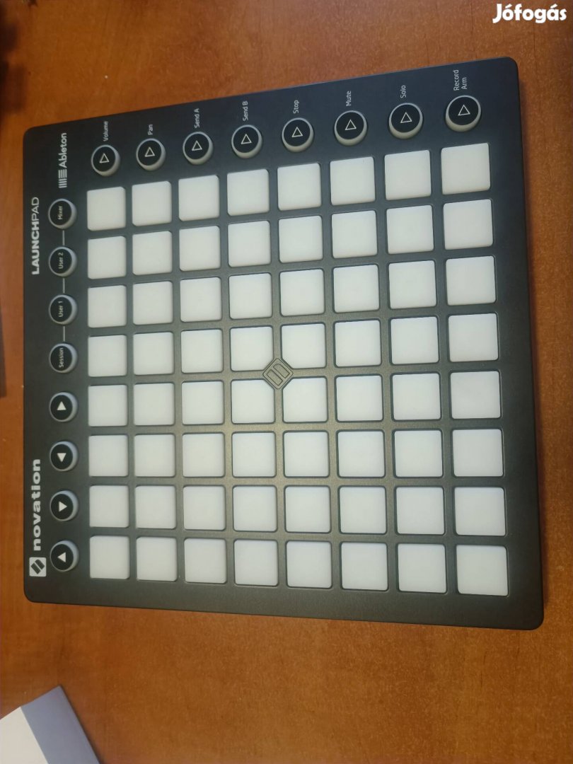 Ableton Launchpad MIDI DJ controller 