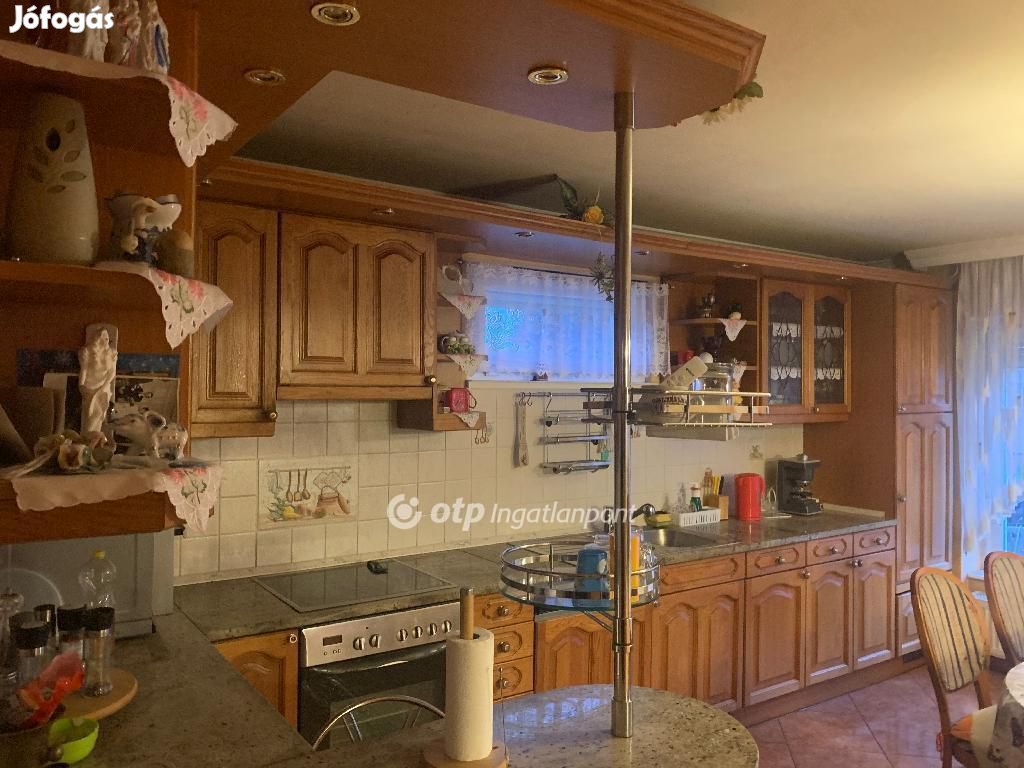 Abonyi eladó 150 nm-es ház