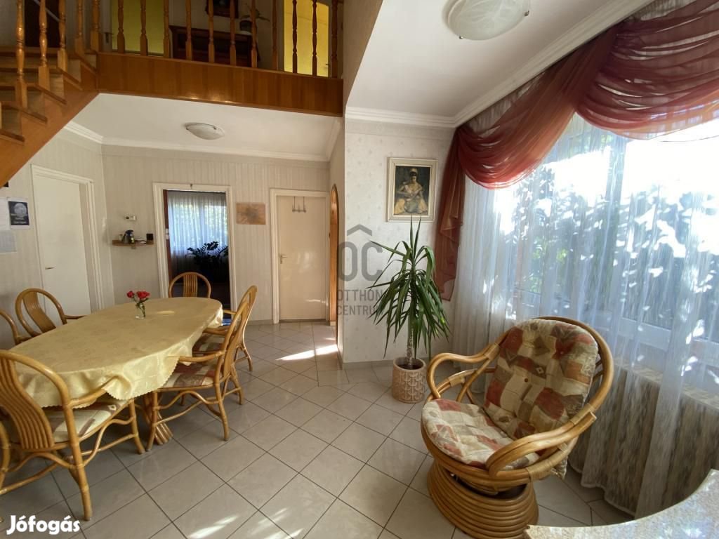 Abonyi eladó 160 nm-es ház