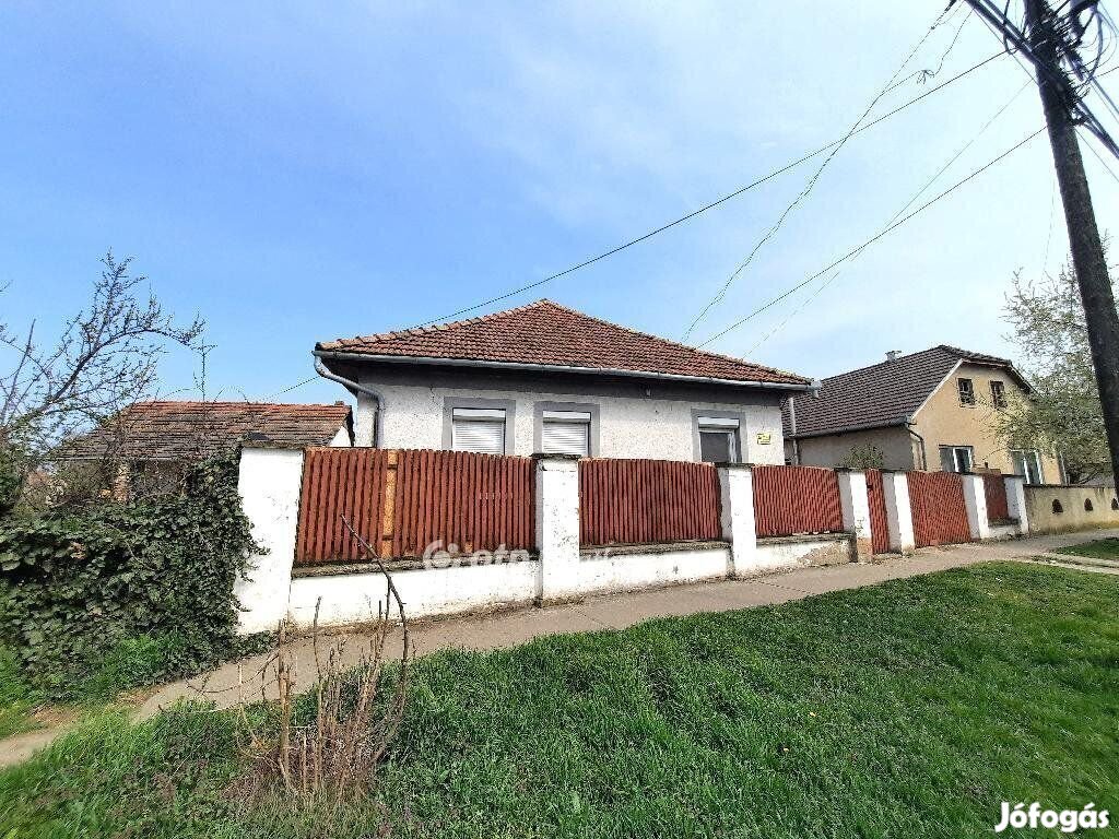 Abonyi eladó 98 nm-es ház