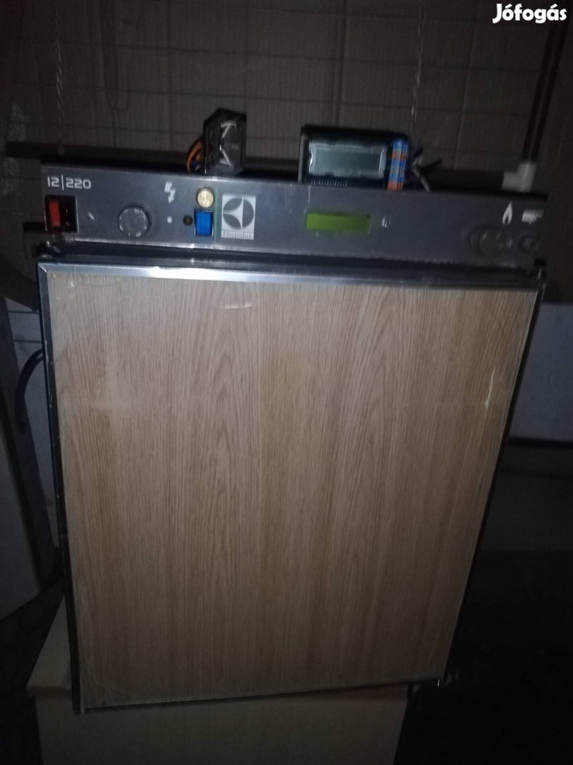 Abszorpciós hűtő lakóautóba eladó.