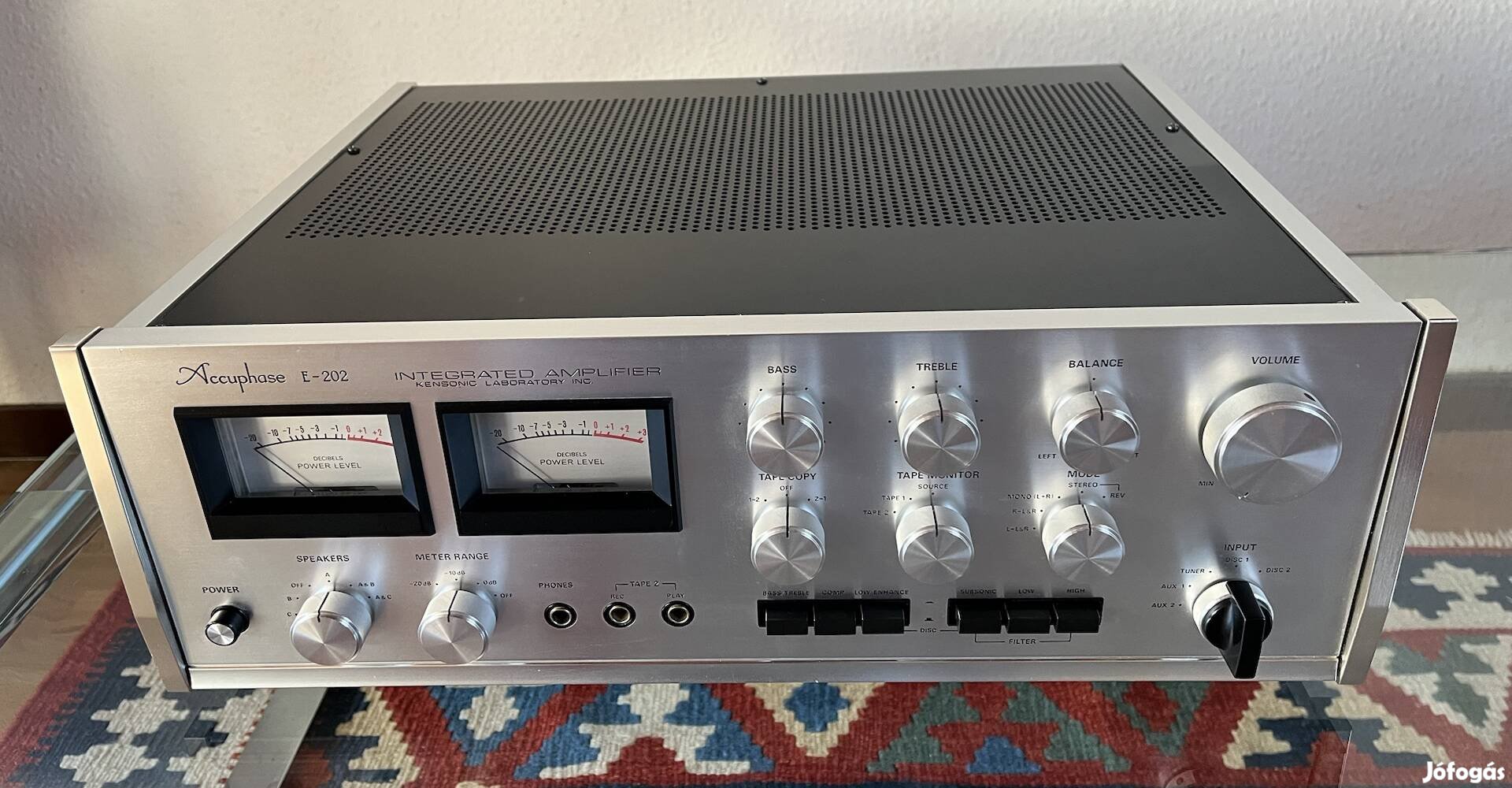 Accuphase E-202 integrált sztereó erősíto