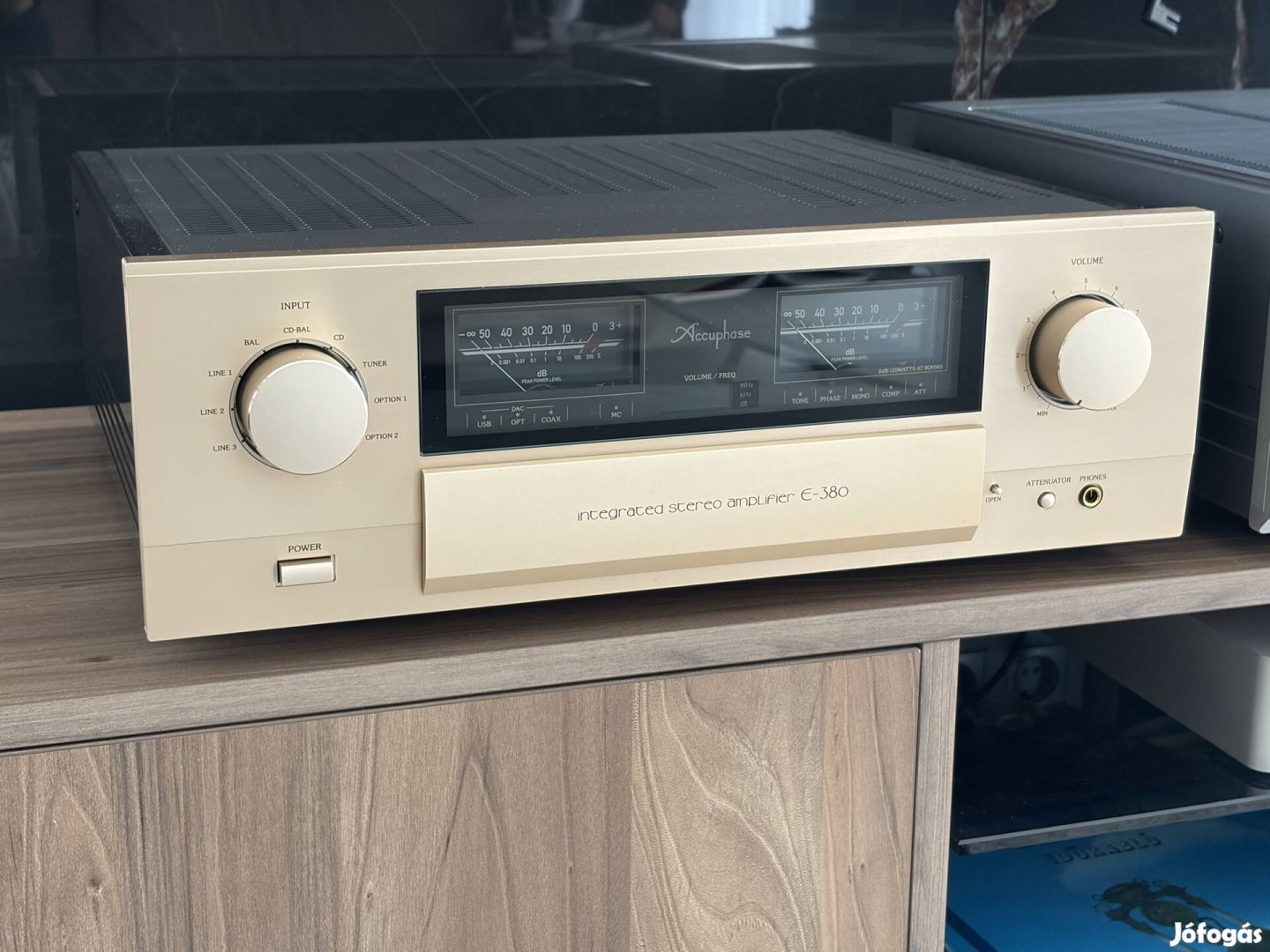 Accuphase e-380, Luxman L-507uxii