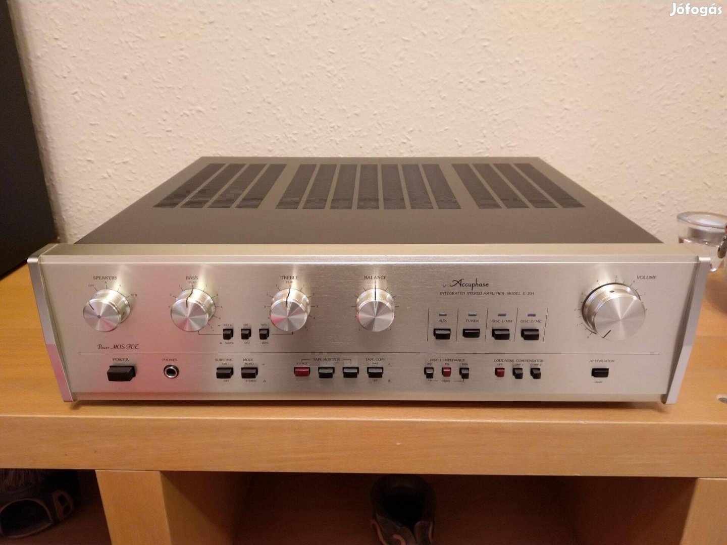 Accuphase model E-204 integrated stereo Amplifier