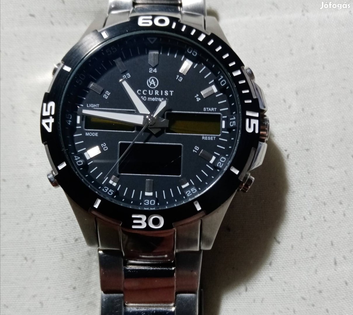 Accurist quartz 46 mm. 