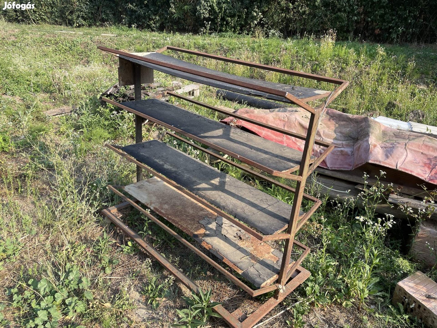 Acél boros palack tartó állvány,  görgős polc 2 db