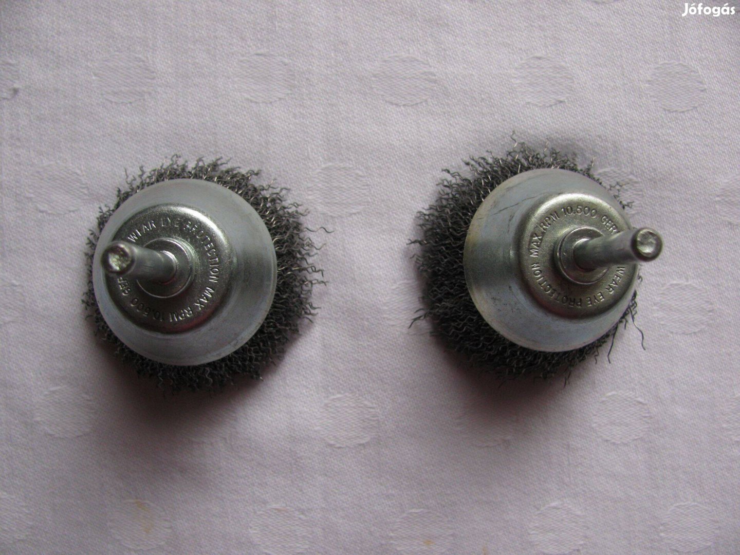 Acél csészekefe , 6mm átmérőjű szárral