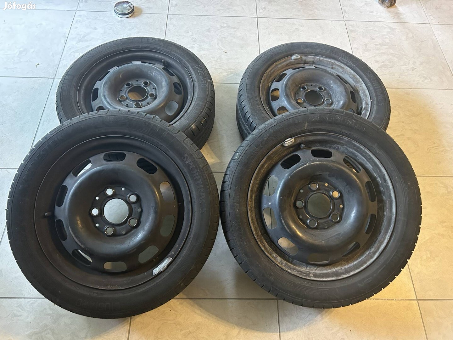 Acél felni 15 colos Mercedes gyári acélfelni gumikkal