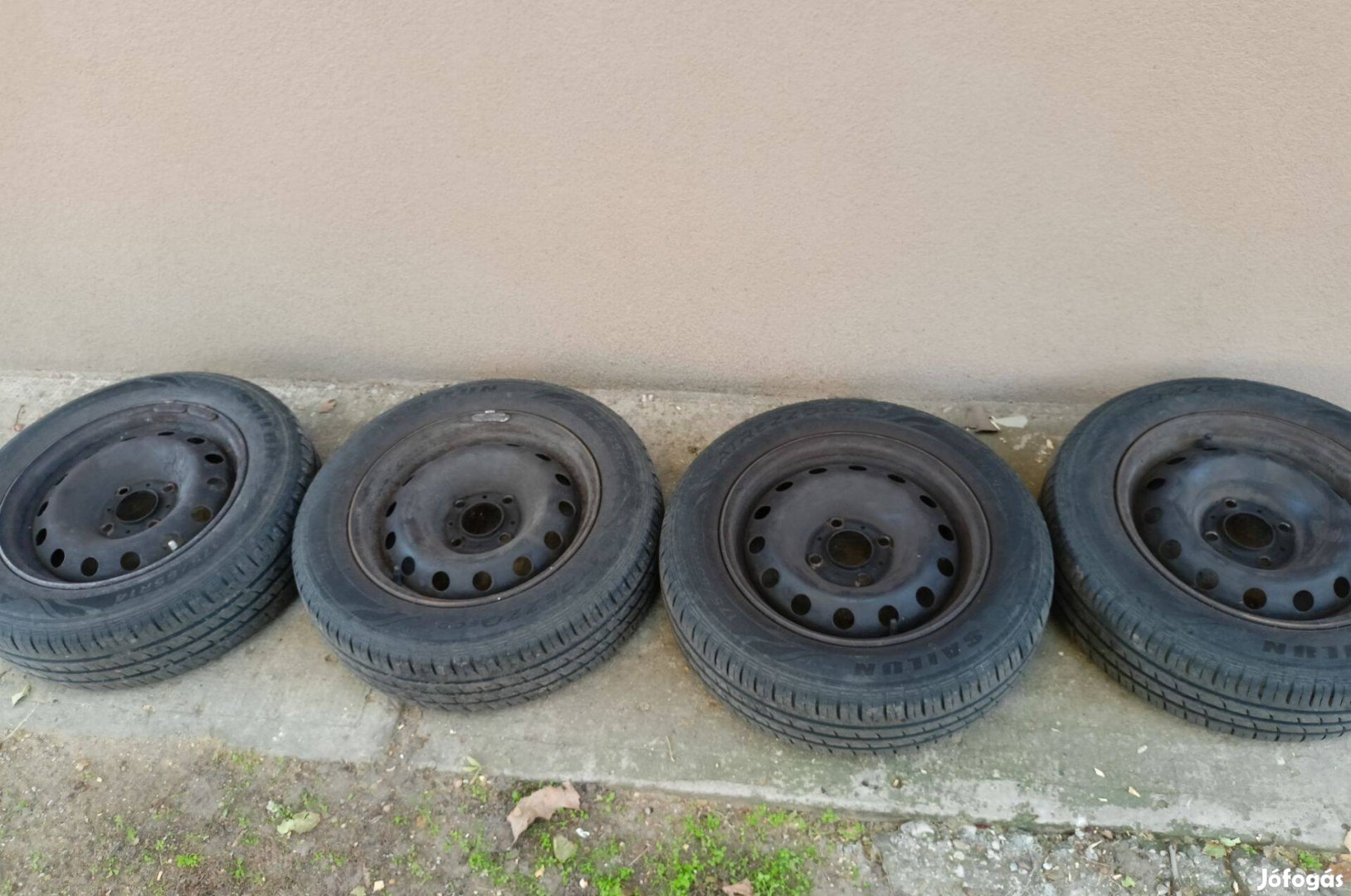 Acél felni nyári gumival, Peugeot 206-rol