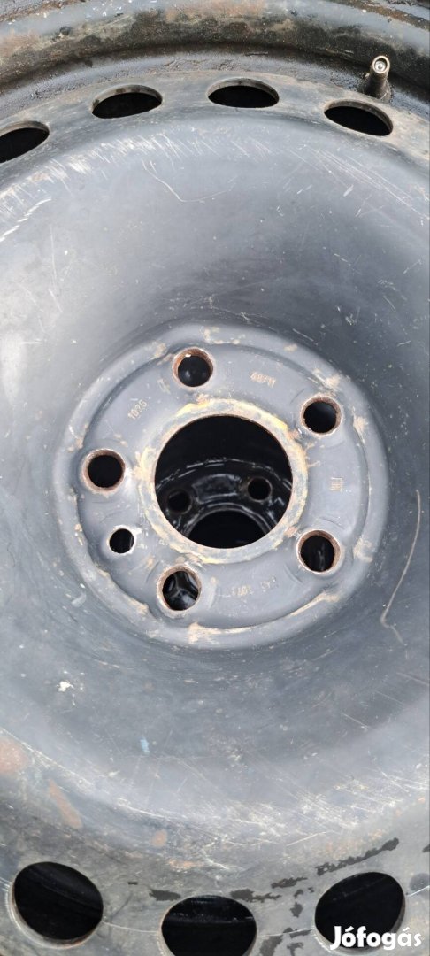 Acél felnire szerelt téli gumik
