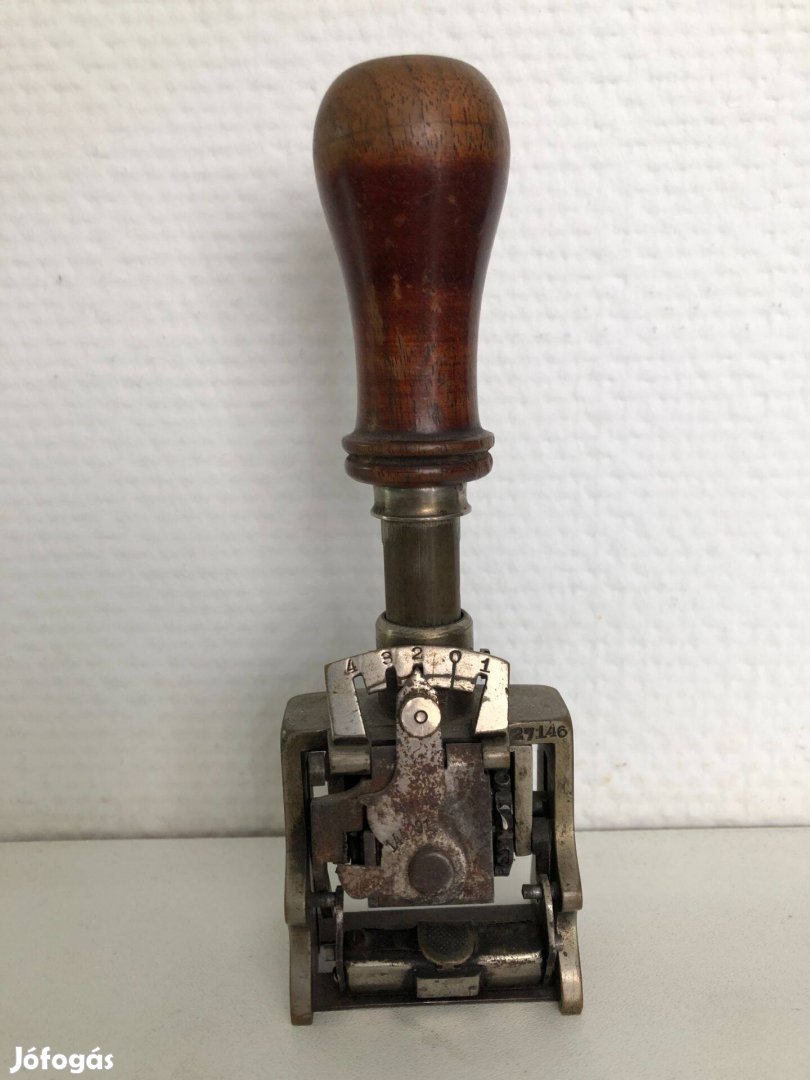 Acél sorszámozó fa nyéllel eladó