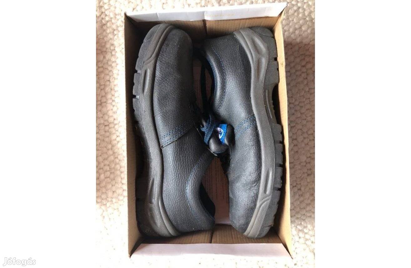 Acélbetétes munkavédelmi cipő, 45