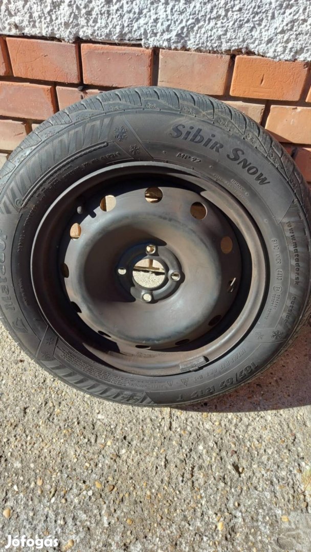 Acélfelni 15'-ös téli gumival