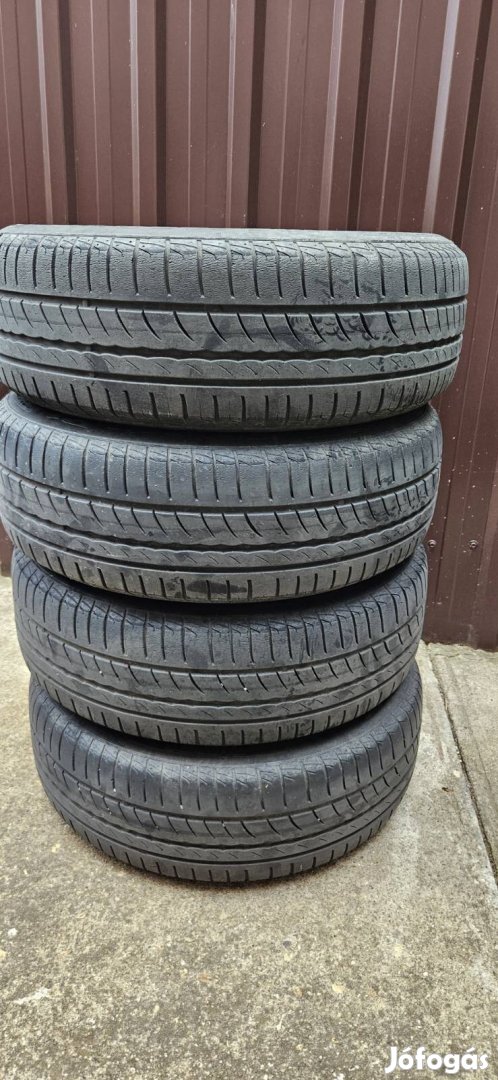 Acélfelni Pirelli gumival együtt eladó