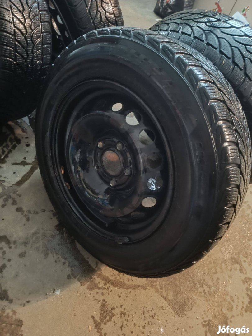 Acélfelni Téli gumival