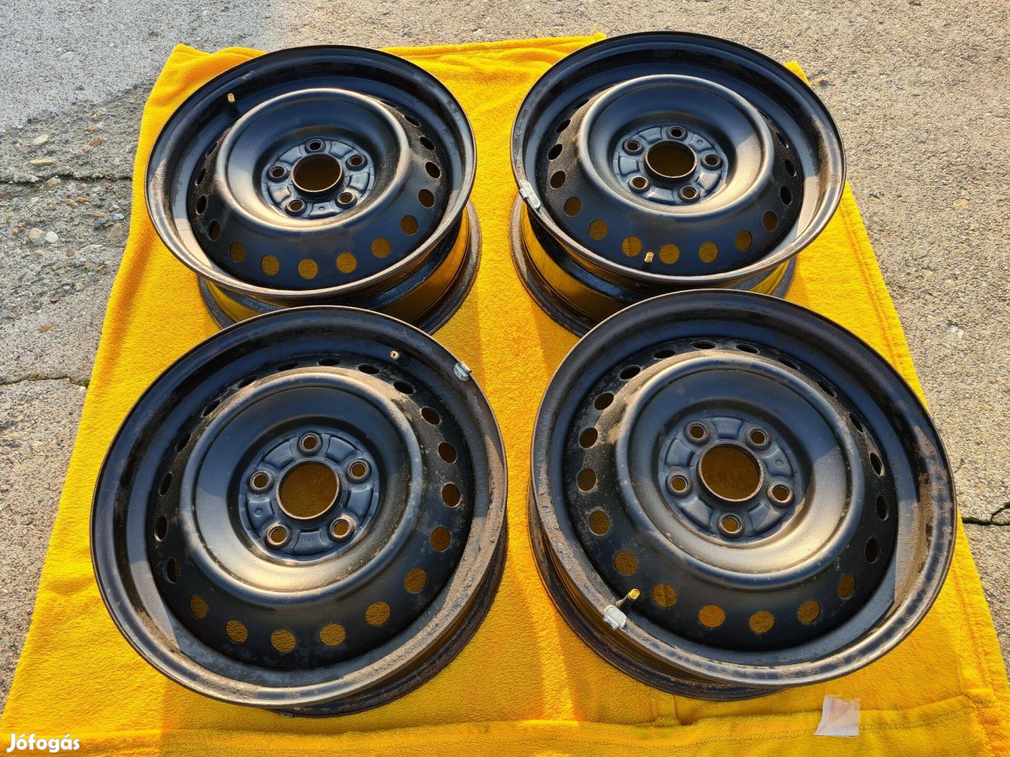 Acélfelni garnitúra 16" 5x114,3 méretben eladó