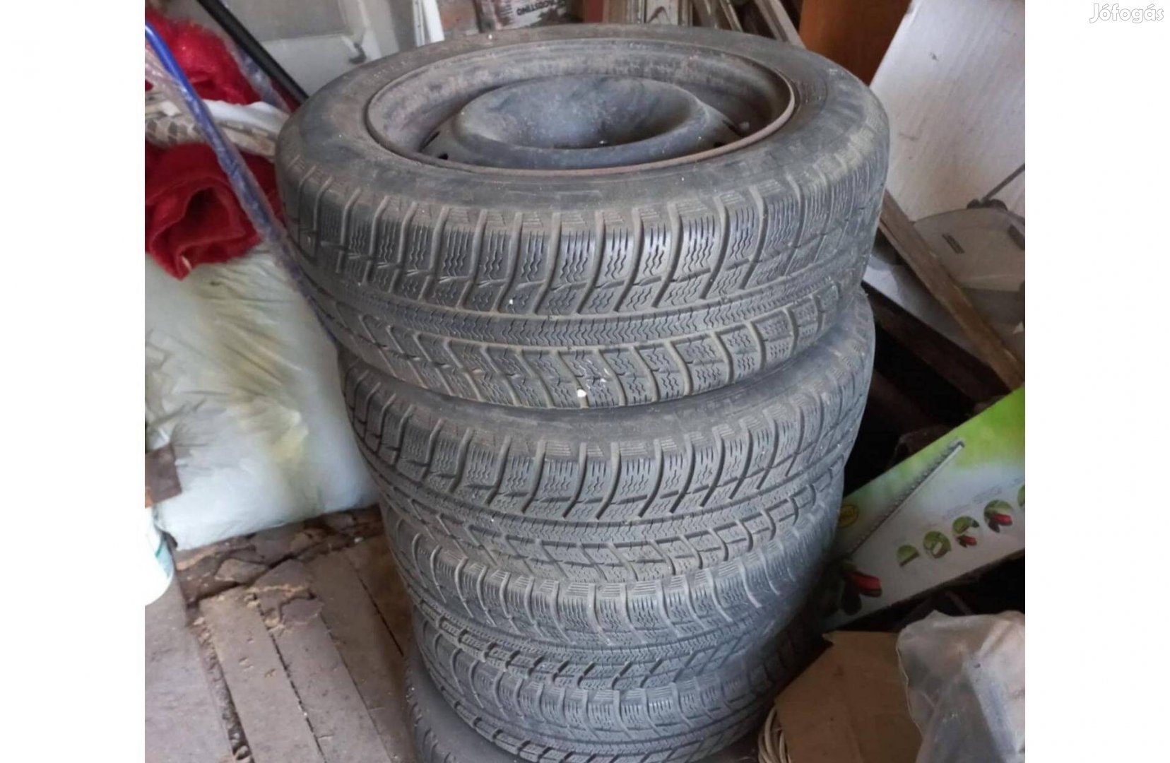 Acélfelni készlet téli gumikkal együtt is eladó 185/60 R 15