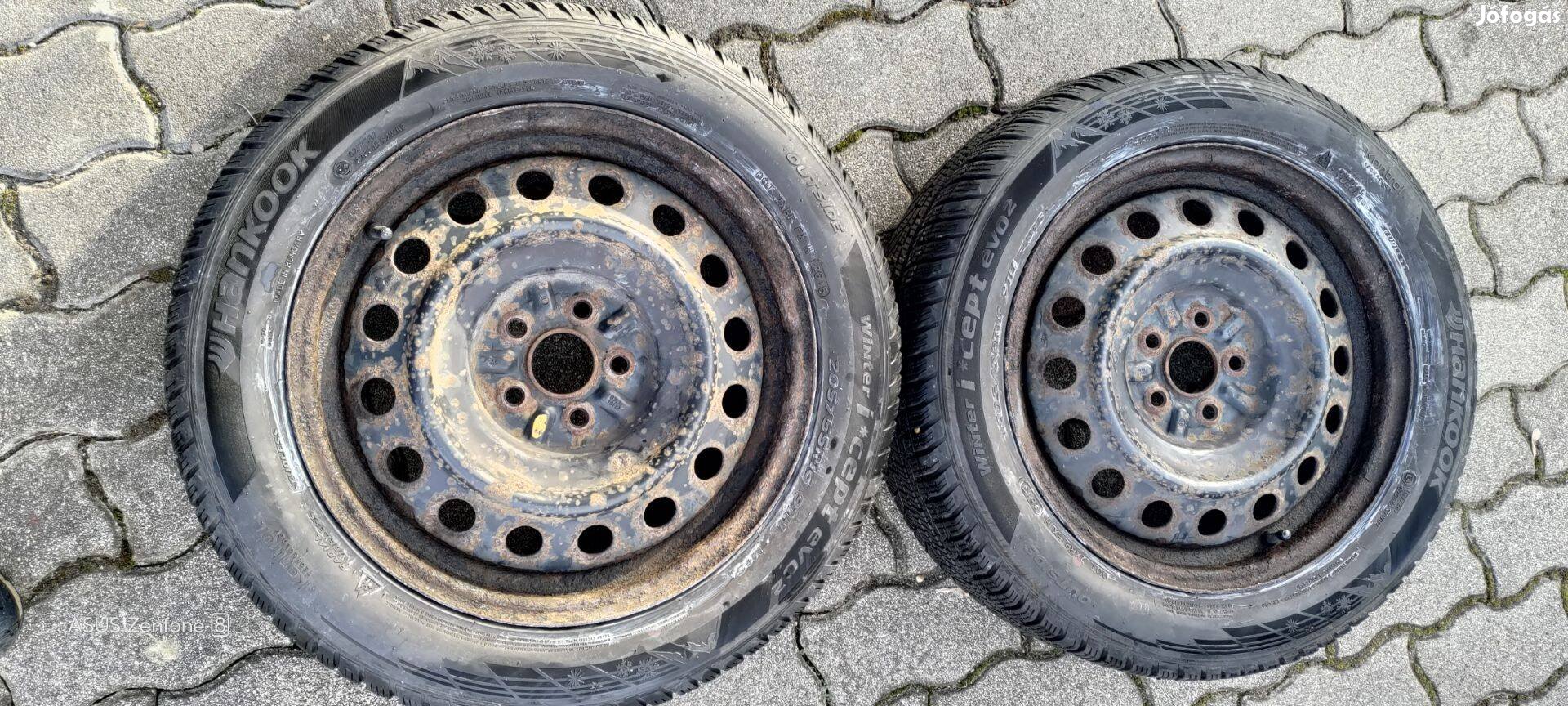 Acélfelni kettő darab ,téli gumival együtt ami Hankook eladó