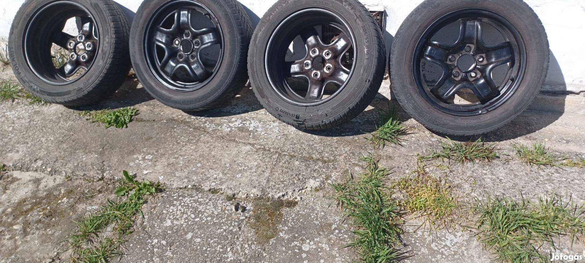 Acélfeni 5X114.3 köpennyel szerelten eladó