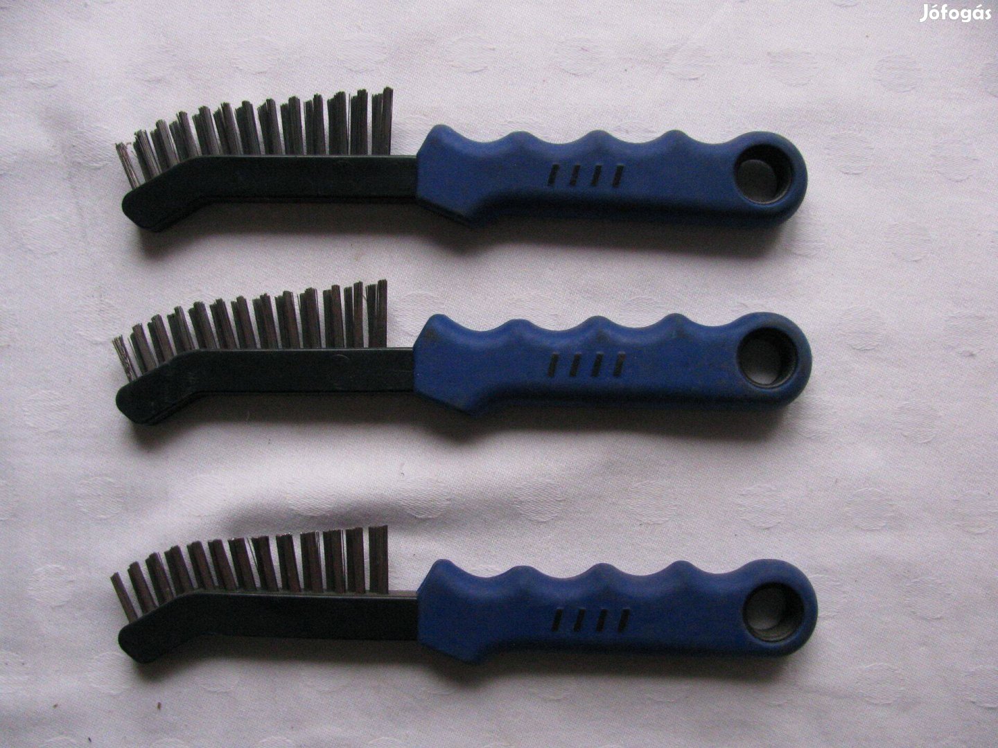 Acélsörtéjű drótkefe féknyereghez