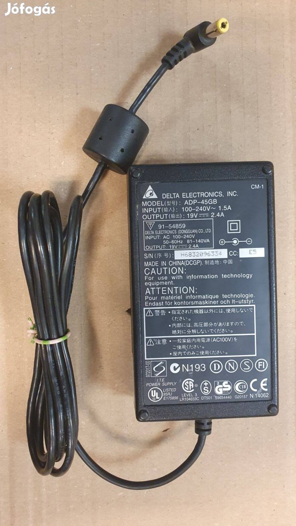 Acer 19V 2,4A 65W laptop notebook adapter töltő tápegység Delta