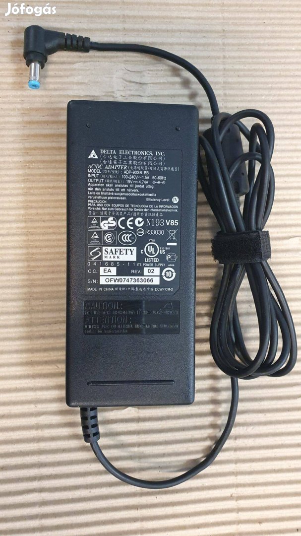 Acer 19V 4,74A 90W laptop notebook adapter töltő tápegység Delta