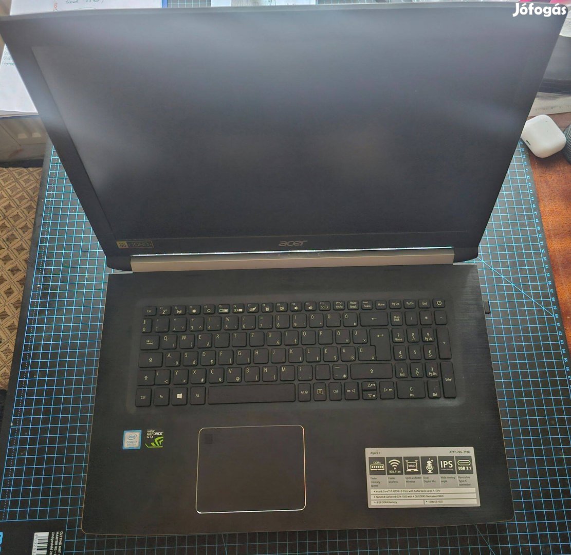 Acer Aspire 7 - A717 laptop