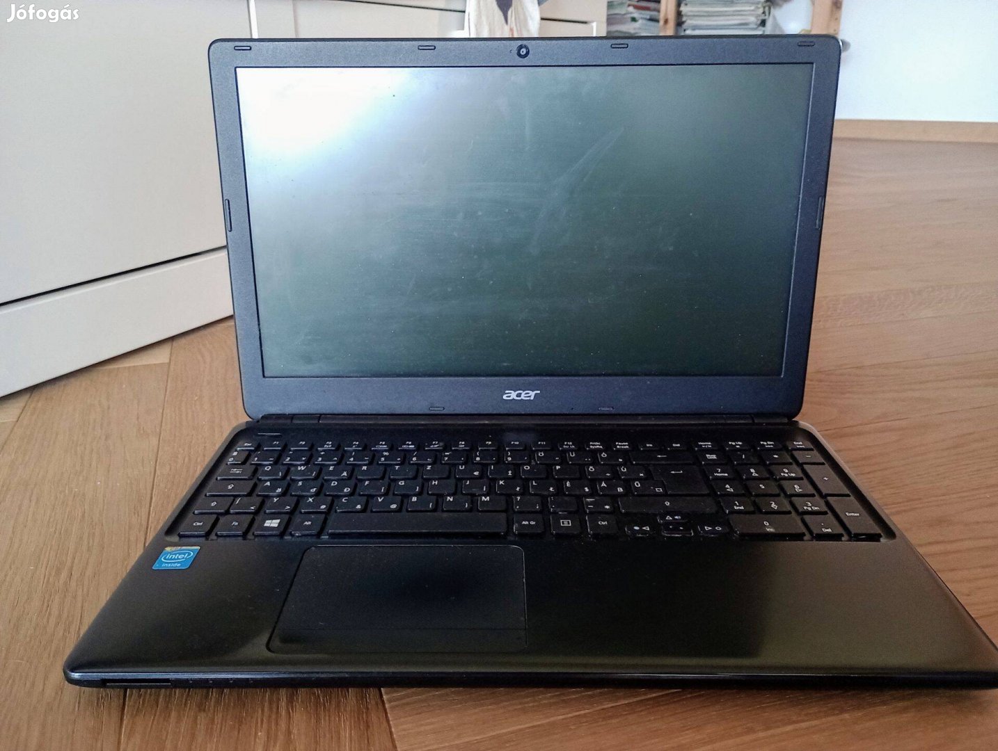 Acer Aspire E1 laptop, nem kapcsol be, akkumulátor és töltő
