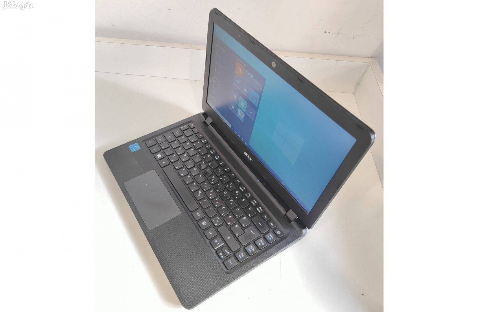 Acer Aspire Es1-332 N4200 / 4 GB / 500 GB / Win 10