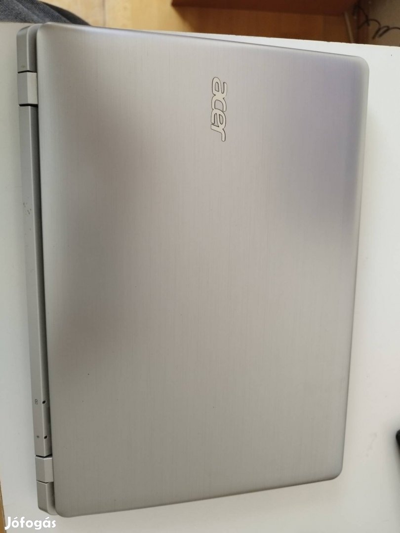 Acer E3-111 notebook