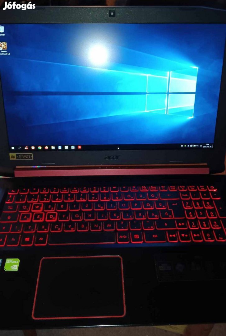 Acer Nitro 5 (intel i5 / 8GB / 256SSD / 512HDD / 6ó akku)