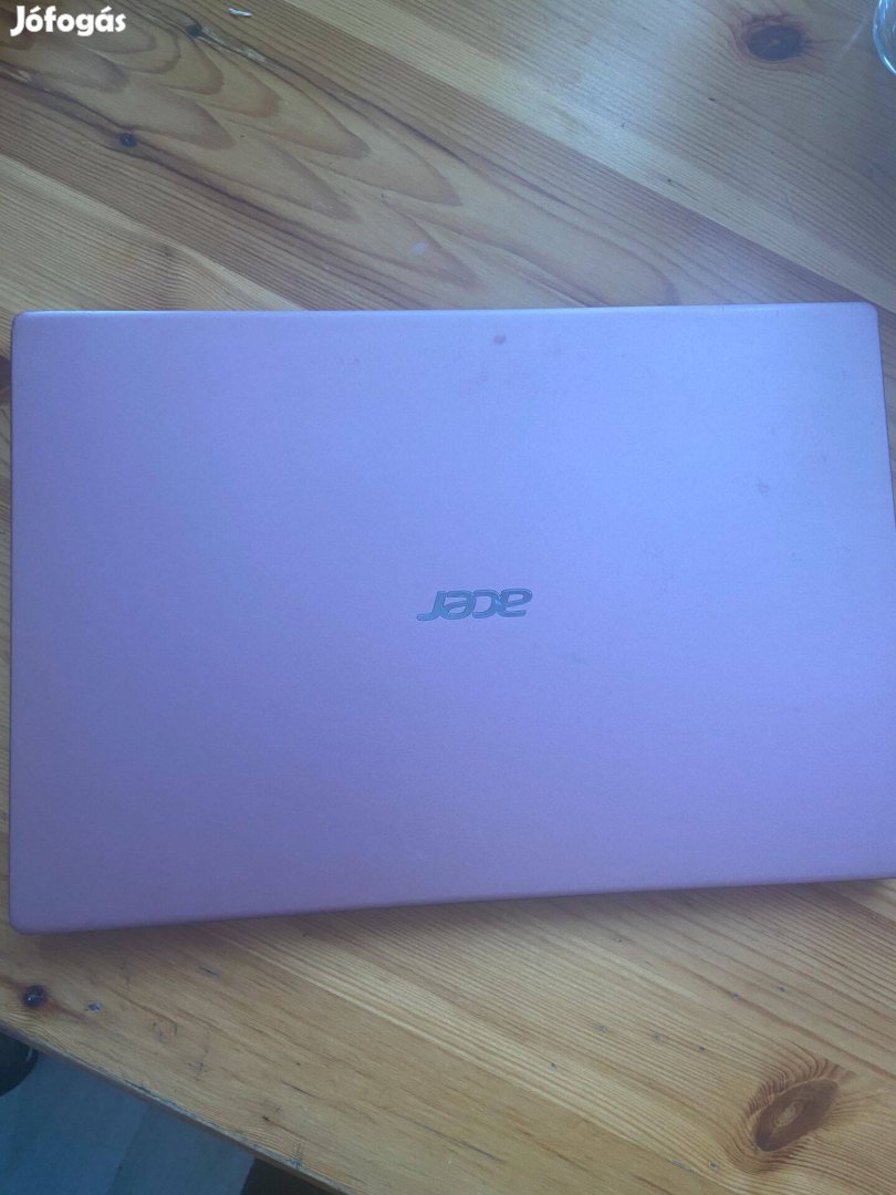 Acer Swift 3 laptop rózsaszín