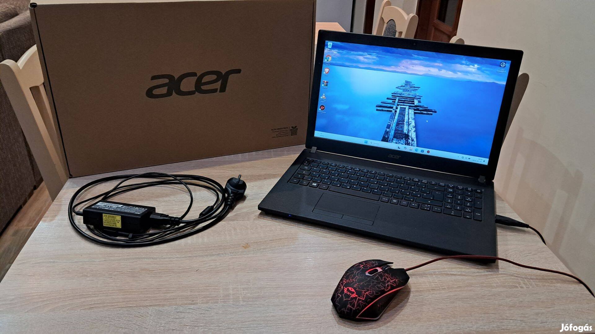 Acer Travelmate P2 + Trust Gxt Egér