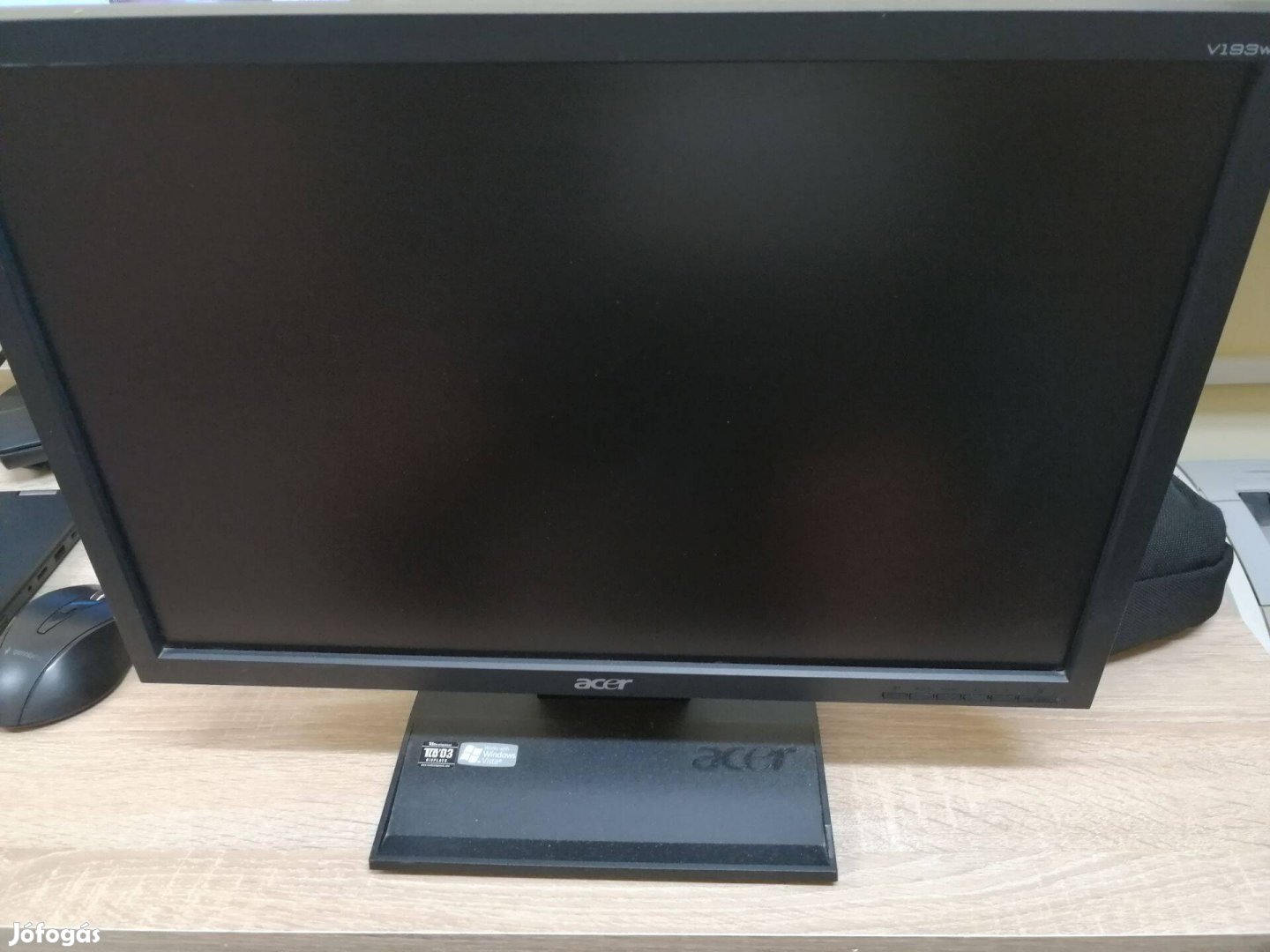 Acer V193W monitor