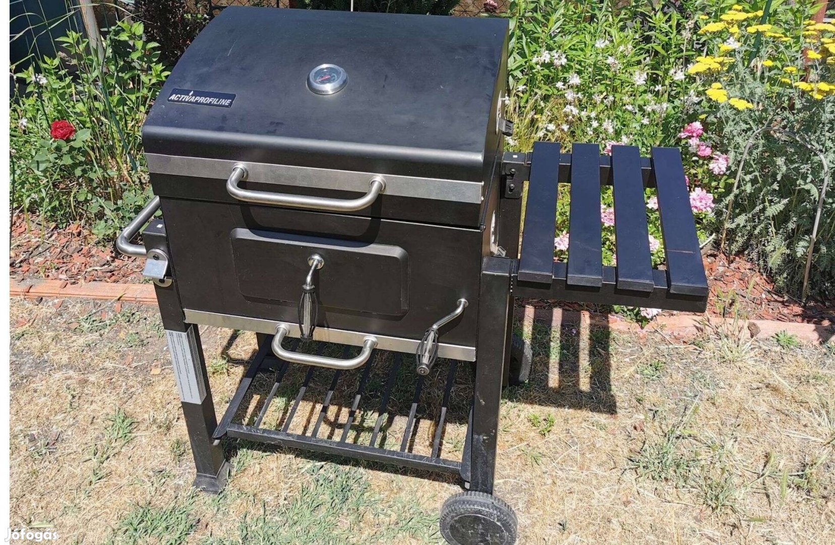 Activa faszenes grillsütő grillező grillkocsi +ajándék tisztítókefe