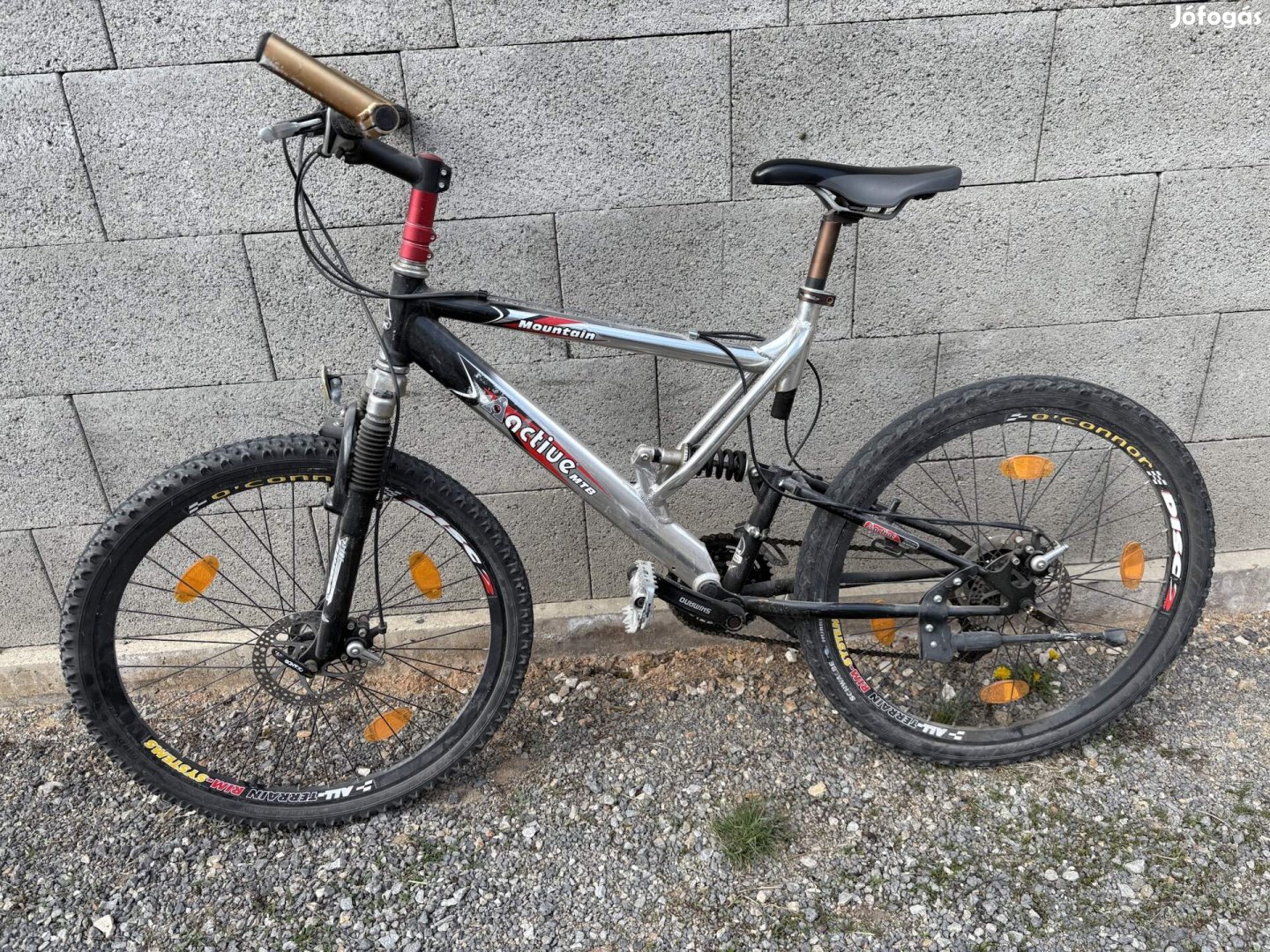 Active 26 colos magasított kerékpár
